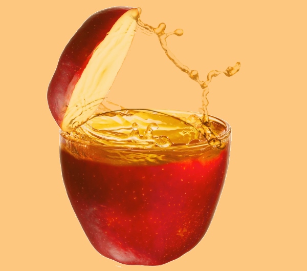 Bildmontage, mit einem Apfel was sich wie eine Getränkedose öffnet